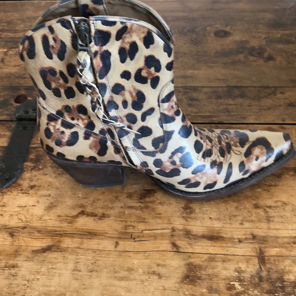 Leopard print cowboy boots, snip toe, never worn